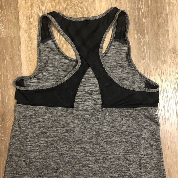 Champion women’s activewear athletic gray cross back workout tank size M/L - Picture 4 of 11